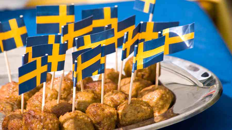 Savor the Flavors of Sweden: 5 Must-Try Classic Swedish Dishes